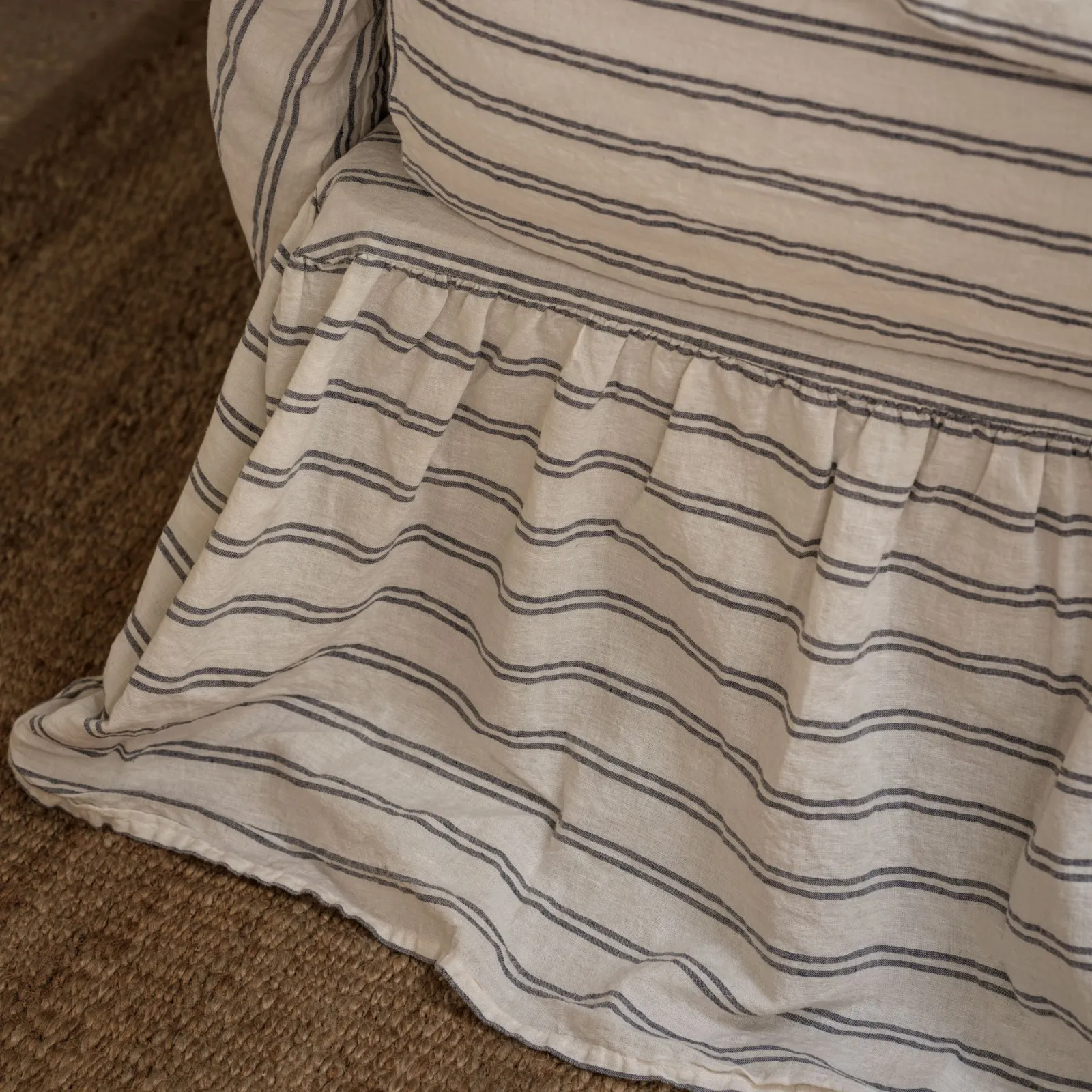 Online Kemptown Stripe Linen Blend Bed Skirt Striped Bedding|Bed Skirts
